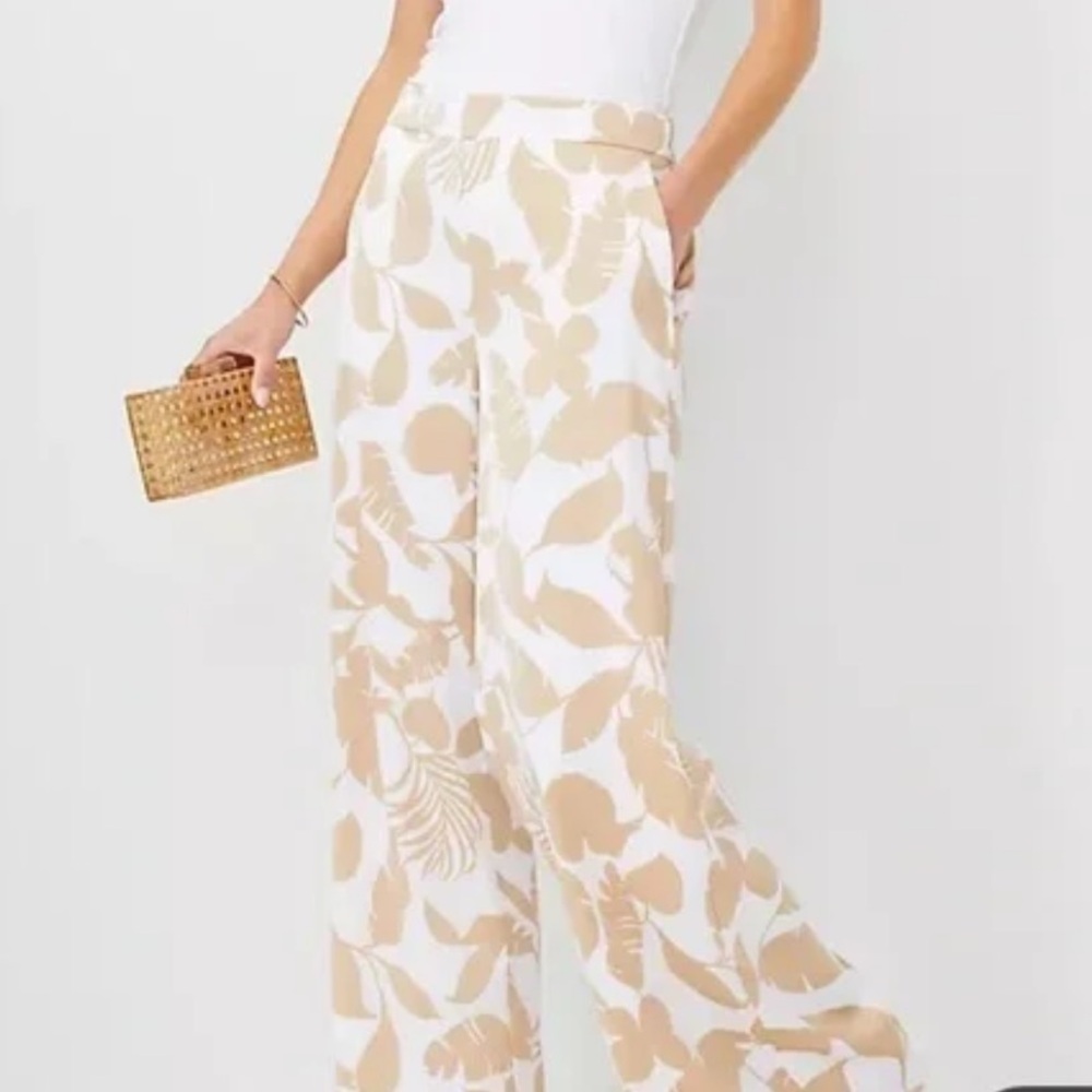 Ann Taylor Cream silky Floral Wide Leg Palazzo pants sz 10 - Picture 4 of 4